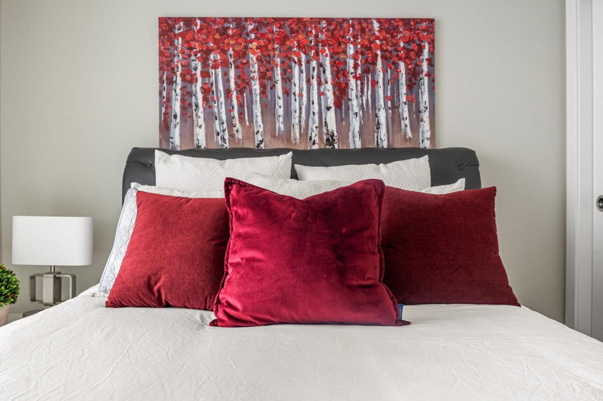 فيلا Stunning 34Th Floor Views, Prime Downtown Location - Near Stampede, Casino, Bars! Free Banff Pass, Parking, Wine! YYC المظهر الخارجي الصورة